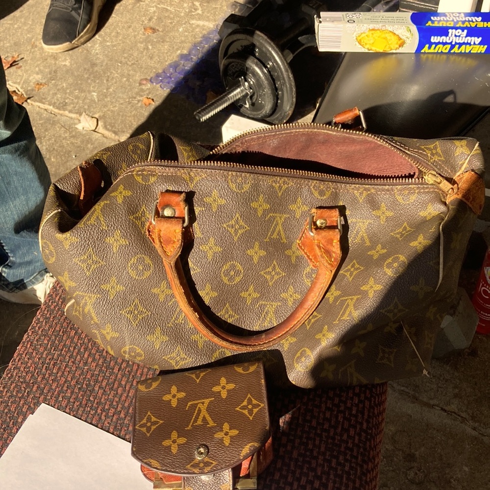Louis Vuitton bag make or female attire with accent wallet / coin purse - Picture 4 of 5